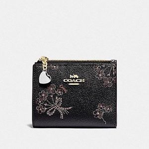 NWT Coach Snap Card Case With BOUQUET PRINT
